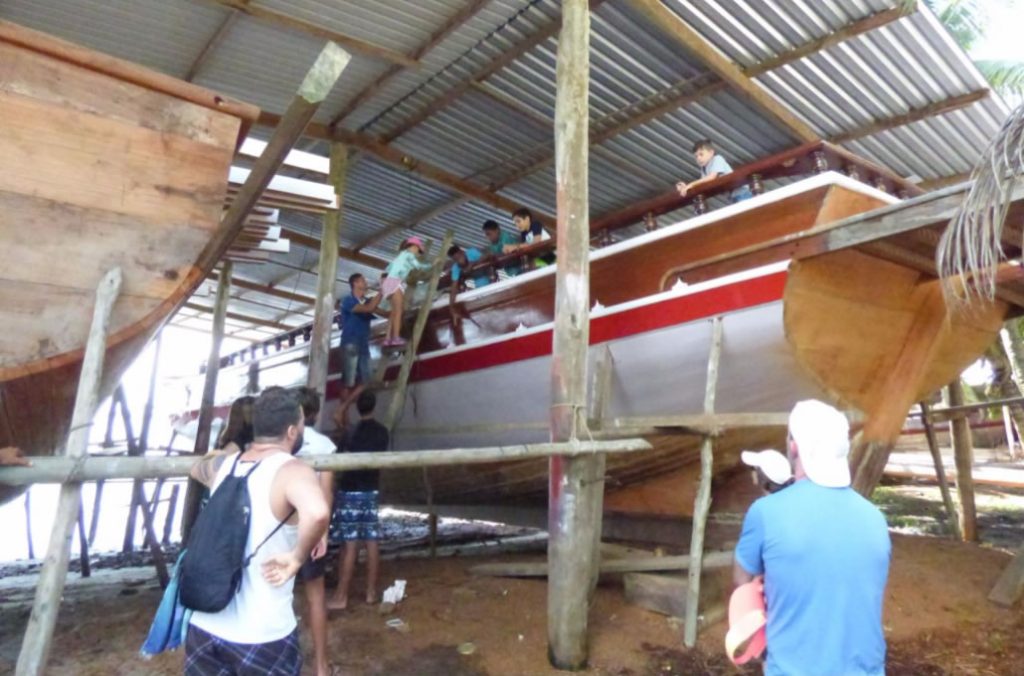 Baía de Camamu – Cajaíba – construção de barcos de madeira